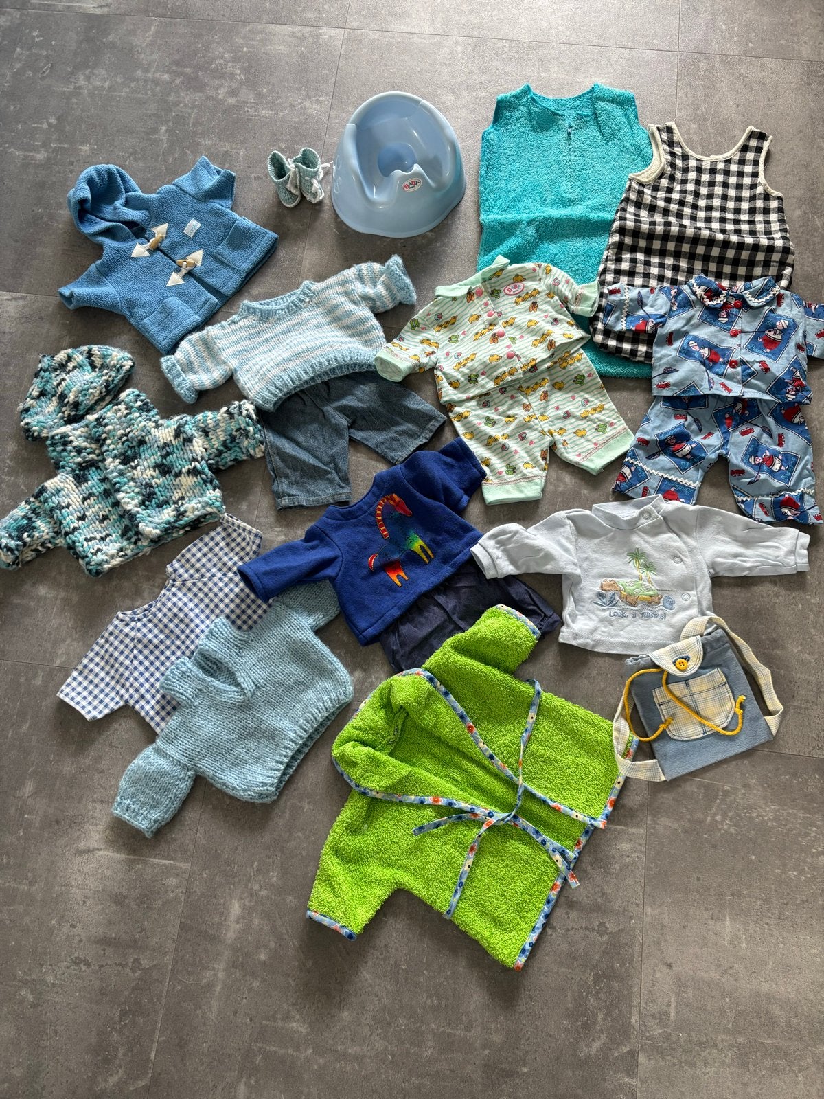 Grote set poppenkleding en accessoires (Baby Born), Kinderen en Baby's, Speelgoed | Poppen, Ophalen, Gebruikt, Babypop