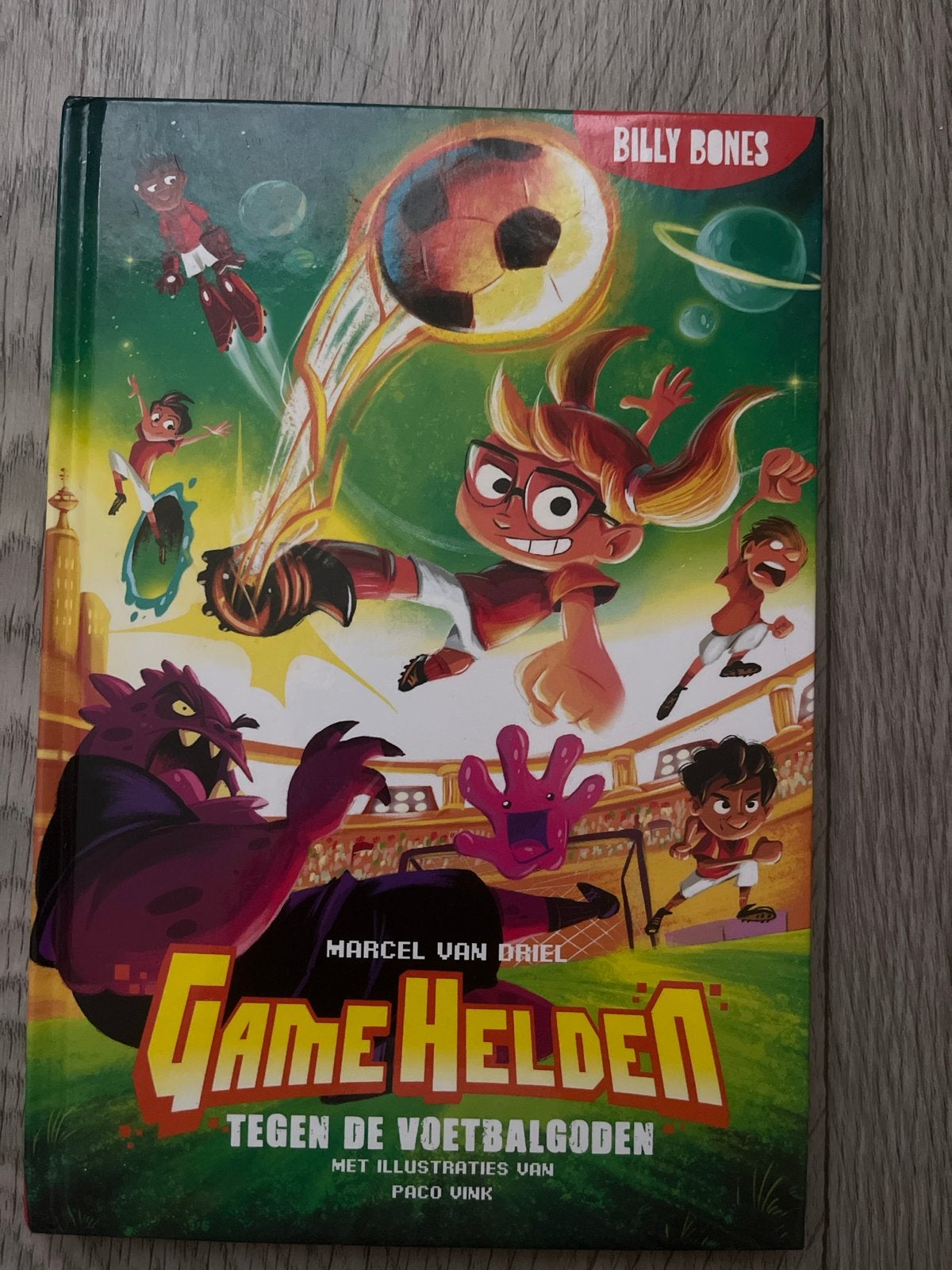 Game Helden: Tegen de Voetbalgoden - Marcel van Driel, Boeken, Ophalen, Zo goed als nieuw, Fictie algemeen