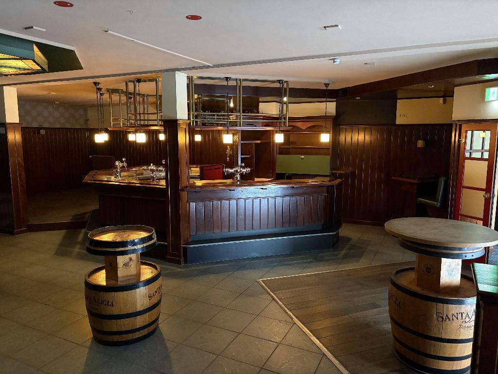 Inboedel café / feestzaal – barren, lambrisering, dansvloer, Huis en Inrichting, Barren, Ophalen, Gebruikt