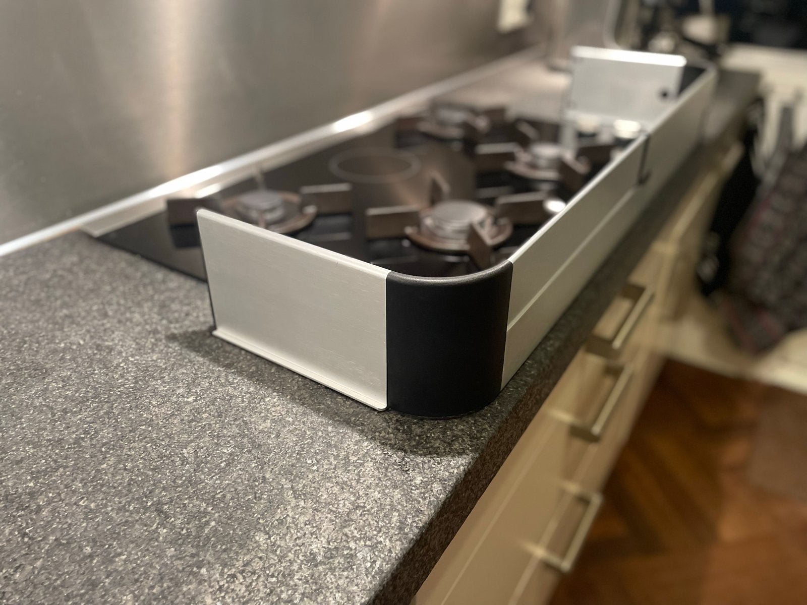 Reer Aluminium Kookplaatbeschermer - Verstelbaar, Zilver, Ophalen of Verzenden, Metaal, Overige merken