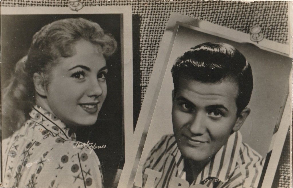 FILMSTER SHIRLY JONES PAT BOONE V INDONESIE 1958 KAART KO576, Verzamelen, Ophalen of Verzenden, 1940 tot 1960, Gelopen, Sterren en Beroemdheden