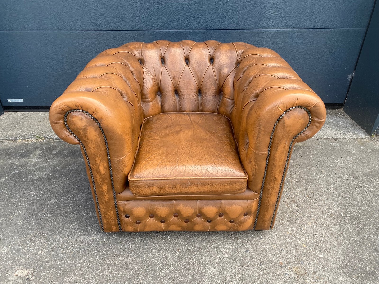 Engelse Chesterfield club fauteuil Tabaco bruin, Ophalen, Zo goed als nieuw, 75 tot 100 cm