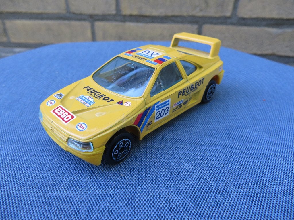 Burago Peugeot 405 Geel, Hobby en Vrije tijd, Modelauto's | 1:43, Ophalen of Verzenden, Gebruikt, Auto, Overige merken