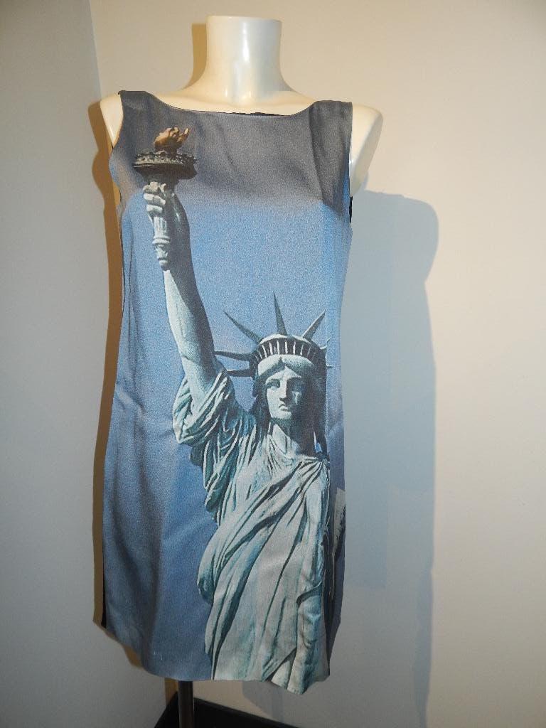 Moschino jurk vrijheidsbeeld print voorkant bijzonder D38, Maat 38/40 (M), Moschino, Gedragen, Boven de knie