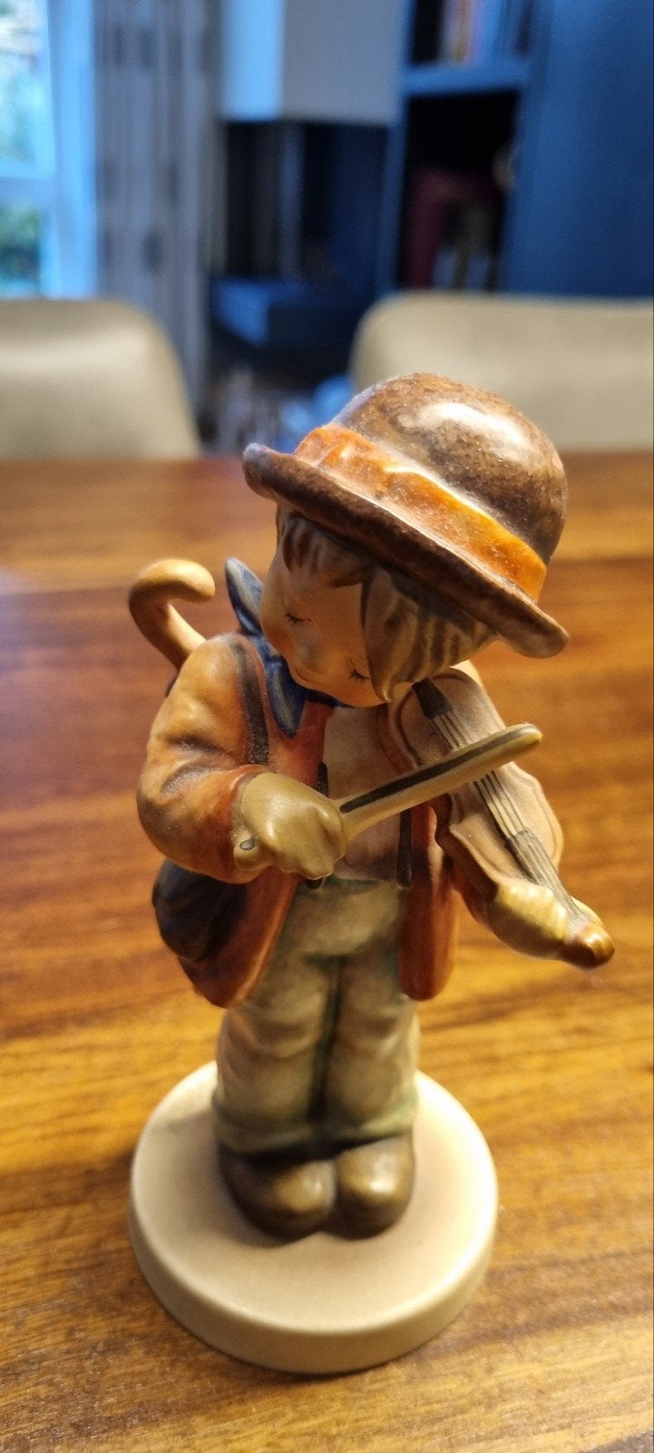 Hummel beeldje jongen met viool - 15 cm hoog, Antiek en Kunst, Ophalen of Verzenden
