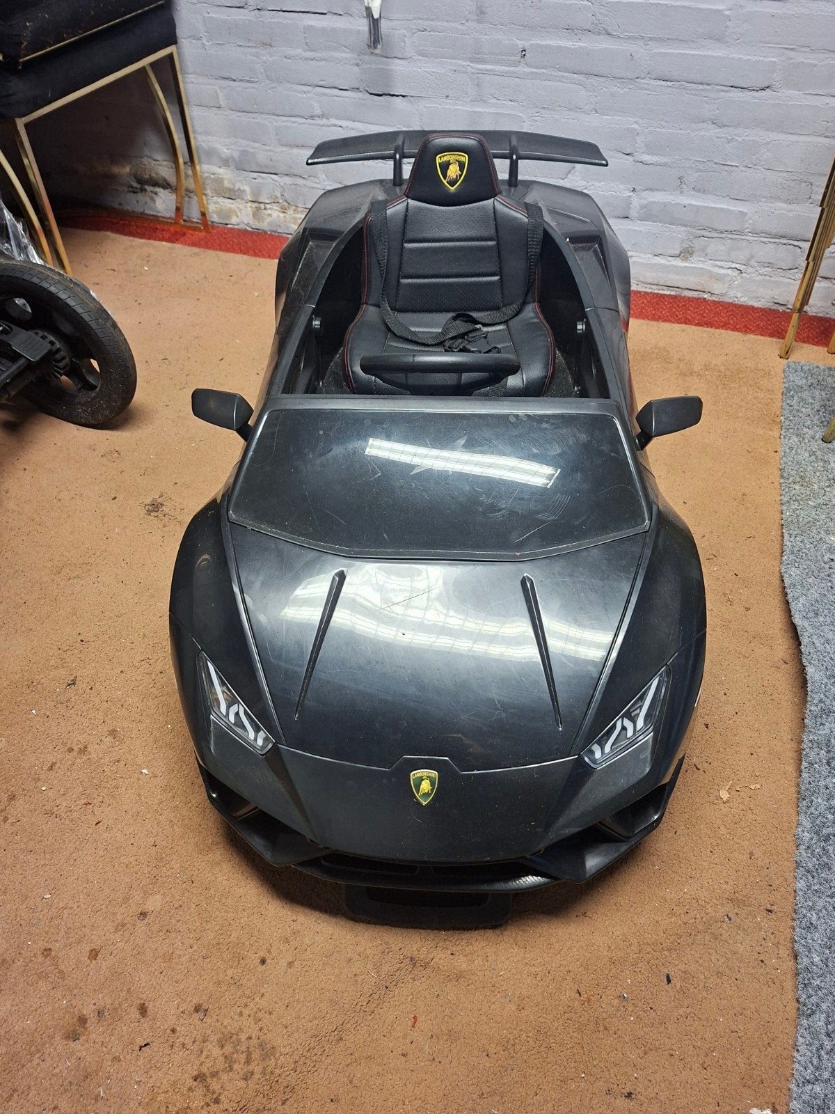 Elektrische kinderauto Lamborghini Huracán, Gebruikt