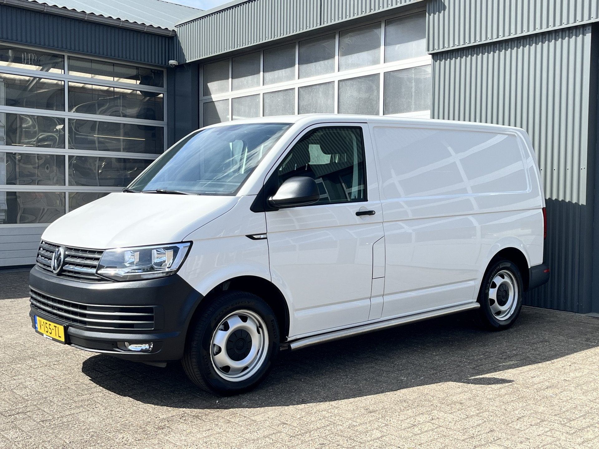 Volkswagen Transporter 2.0 TSI L1H1 Benzine Airco Cruise con, Stof, Gebruikt, Euro 6, 4 cilinders