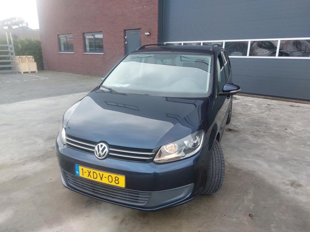 Volkswagen Touran 1.6 TDI Trendline BlueMotion7pers Airco/Na, Auto's, Voorwielaandrijving, Euro 5, Gebruikt, Zwart