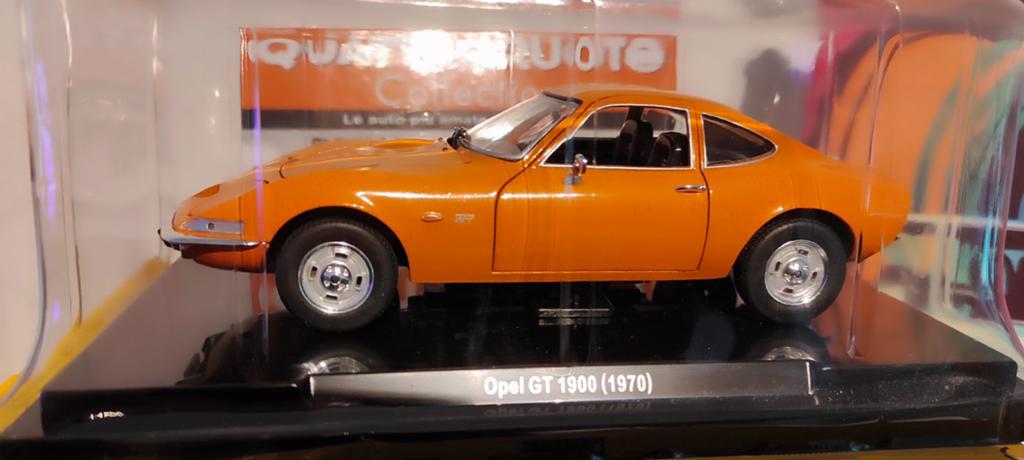 Opel 1900 GT 1970 oranje 1:24 + hardcover magazine, Hobby en Vrije tijd, Modelauto's | 1:24, Ophalen of Verzenden, Nieuw, Overige merken
