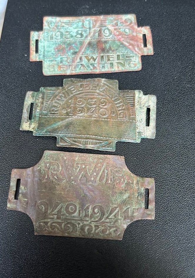 Bodemvondst…3 Oude Rijwiel Belasting Plaatjes, Antiek en Kunst, Ophalen of Verzenden