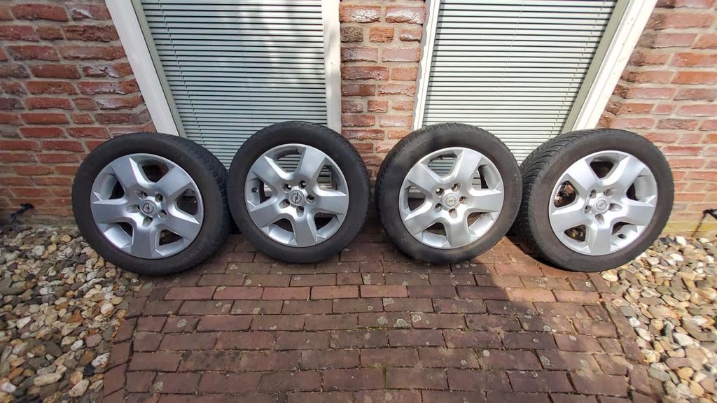 Opel velgen met winterbanden 16'', Auto diversen, Overige Auto diversen, Ophalen