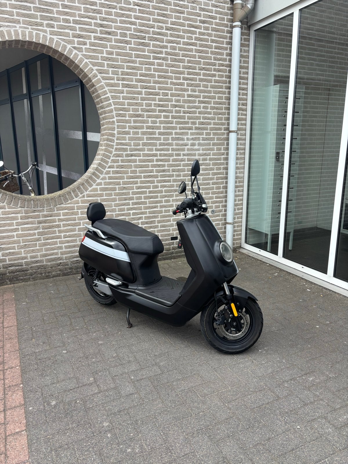 Niu elektrische scooter nieuwe accu, Ophalen, Gebruikt, Elektrisch