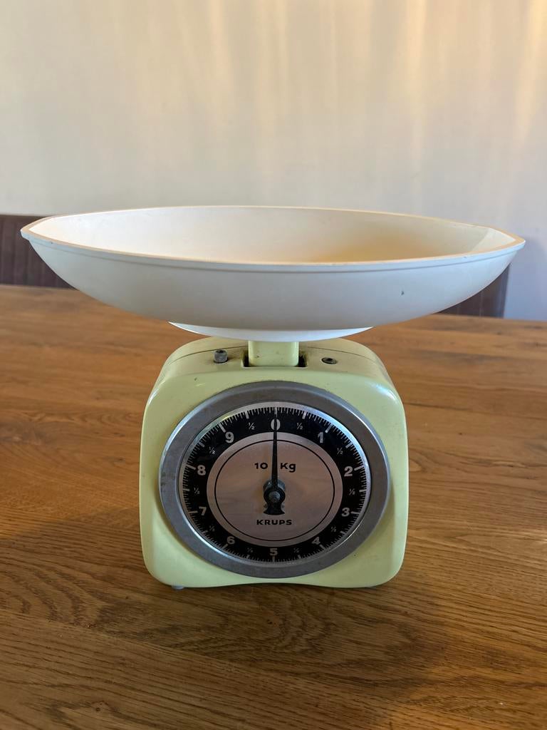 Vintage Krups keukenweegschaal - Pastelgeel, Antiek en Kunst, Ophalen of Verzenden