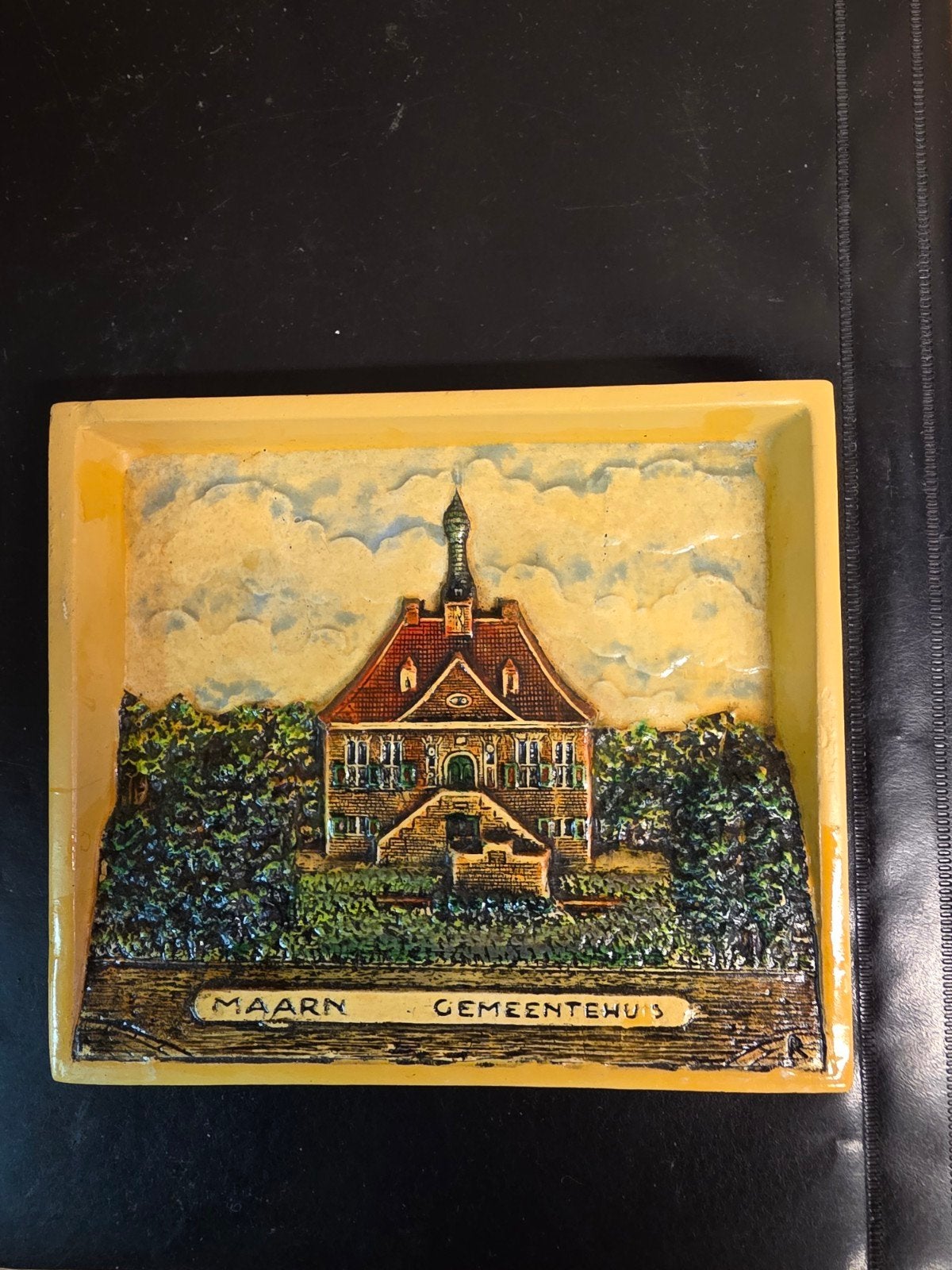 Vintage Reliëf tegel Maarn Gemeentehuis, Antiek en Kunst, Ophalen of Verzenden