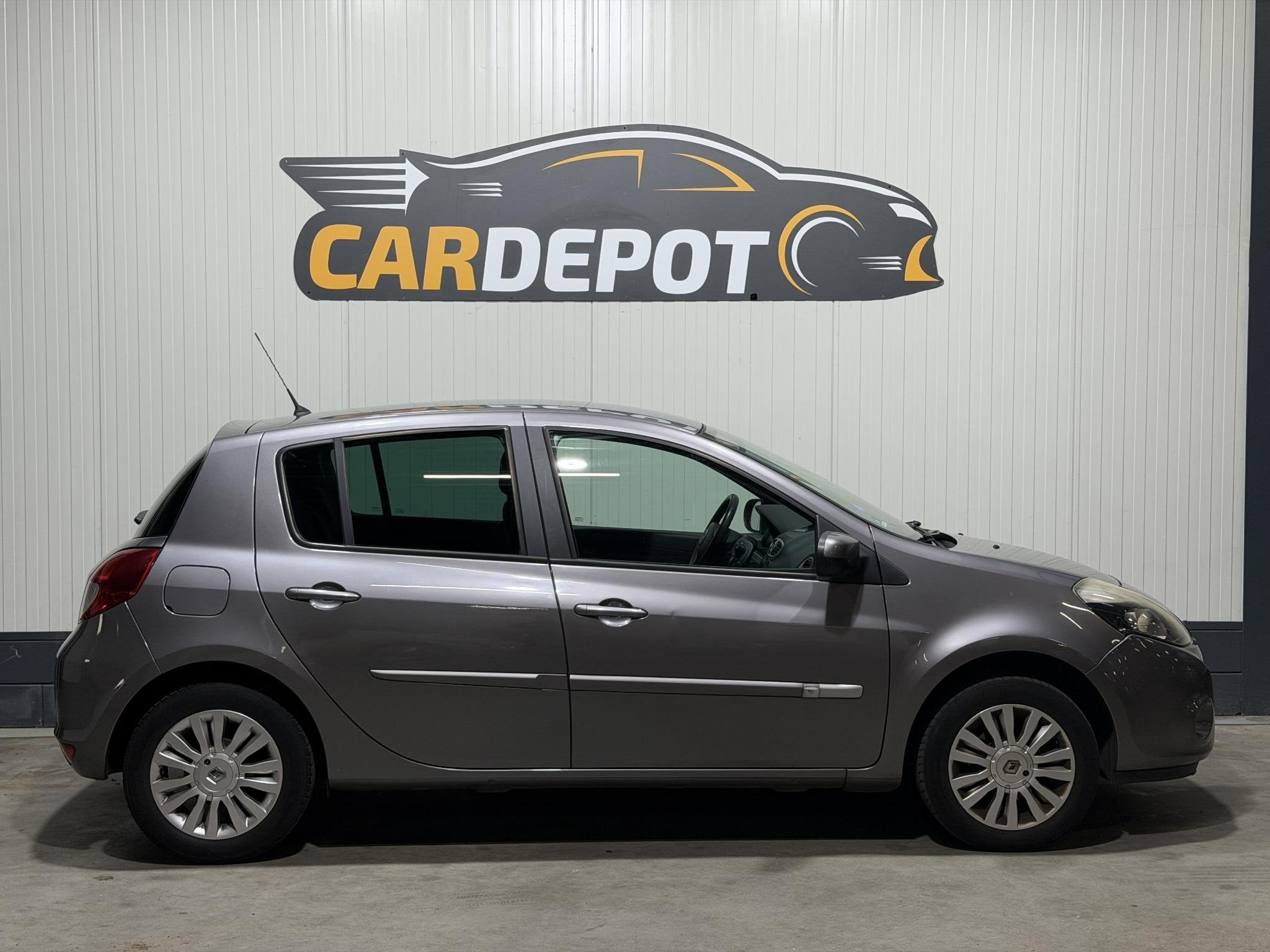 Renault Clio 1.2 Collection Zeer Netjes Airco 5 Deurs, Voorwielaandrijving, Euro 5, Stof, Gebruikt