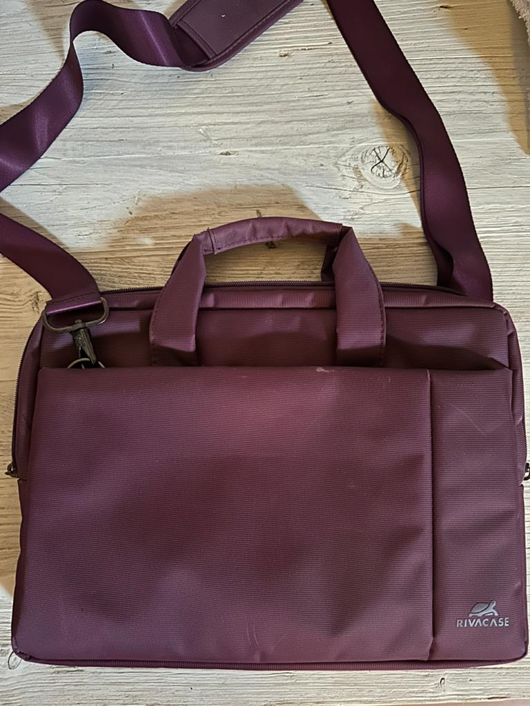 Kleine laptoptas . Paars., Computers en Software, Laptoptassen, Ophalen of Verzenden, 17 inch of meer, Zo goed als nieuw, Overige typen