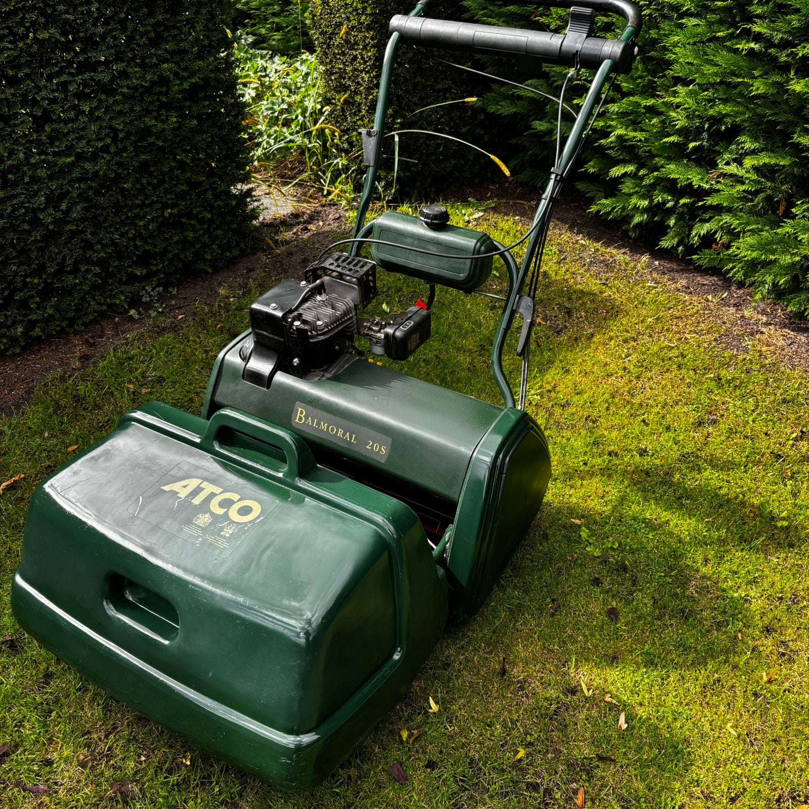 Atco Balmoral 20 S  motor kooimaaier maaibreedte 61 cm, Tuin en Terras, Ophalen, Zo goed als nieuw, Opvangbak, Benzine-grasmaaier
