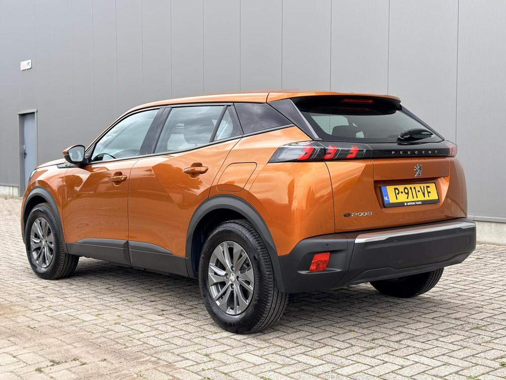 Peugeot e-2008 EV Allure Pack 50 kWh Carplay|ACC|Dealer OH|, 330 km, 136 pk, Gebruikt, Overige kleuren