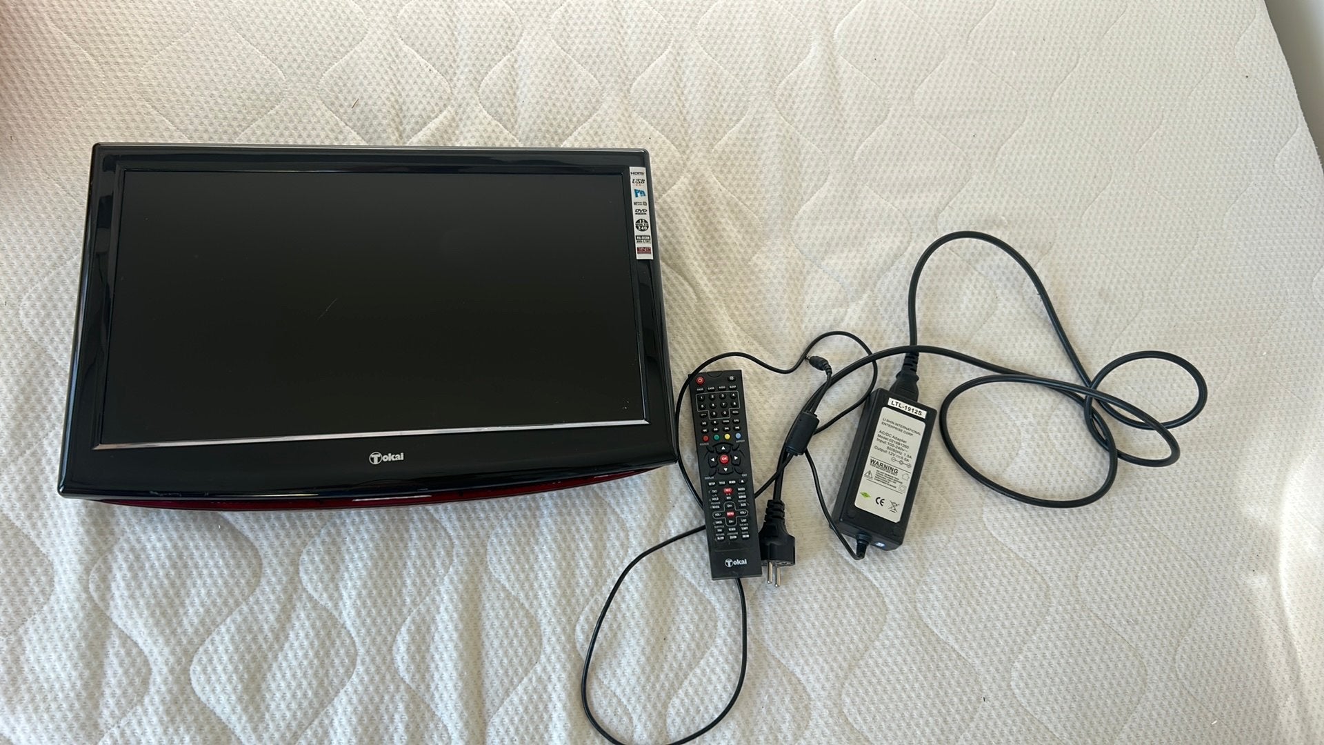 Tokai 12v lcd televisie in caravan of camper, Ophalen, Zo goed als nieuw