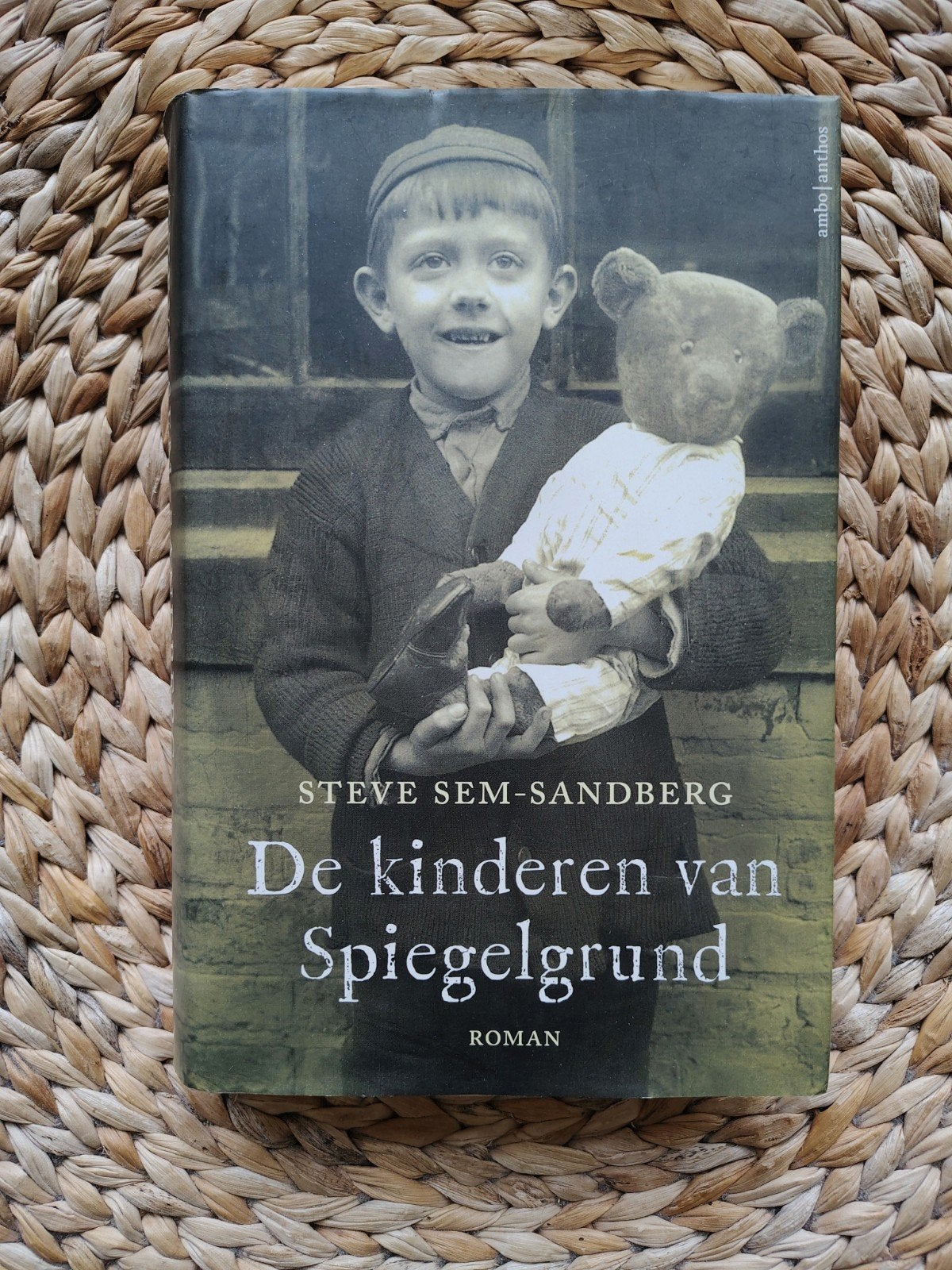 Steve Sem-Sandberg - De kinderen van Spiegelgrund, Ophalen of Verzenden, Zo goed als nieuw
