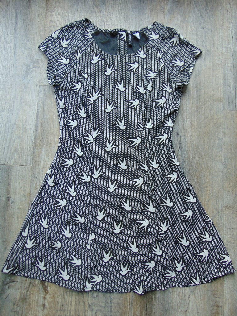 Jurk zwart vogels maat S / 36 H&M jurkje, H&M, Zwart, Ophalen of Verzenden, Zo goed als nieuw