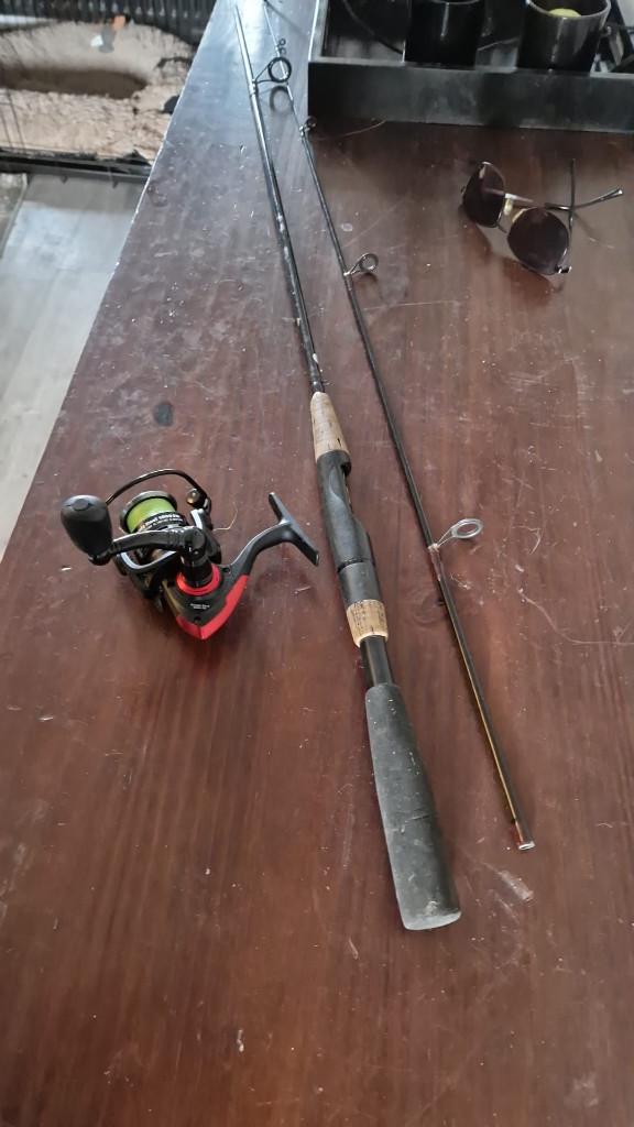 Complete Visset: Shimano & Shakespeare + Molens en Tas, Ophalen, Gebruikt, Complete hengel