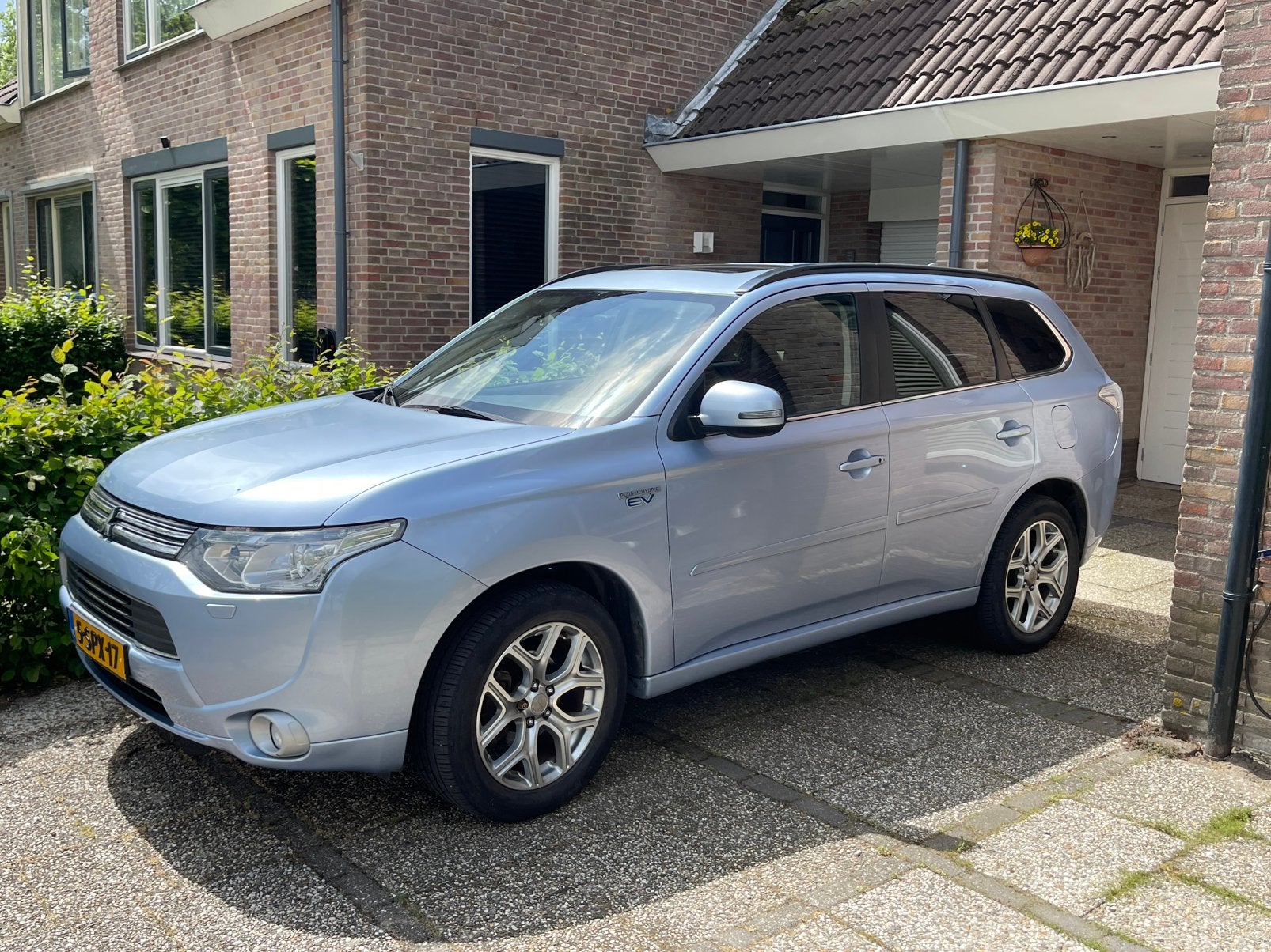 Mitsubishi Outlander Phev 203pk 4WD NIEUWE ACCU, Auto's, 1998 cc, Outlander, Zwart, 4 cilinders