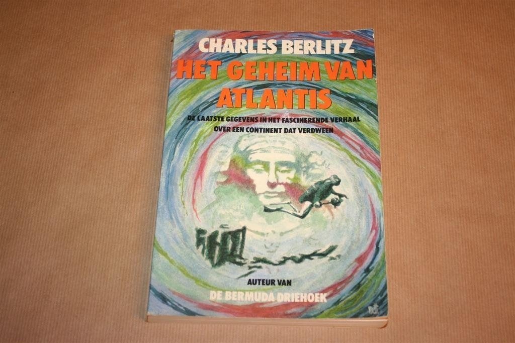 Het geheim van Atlantis - Charles Berlitz, Ophalen of Verzenden, Gelezen, Europa
