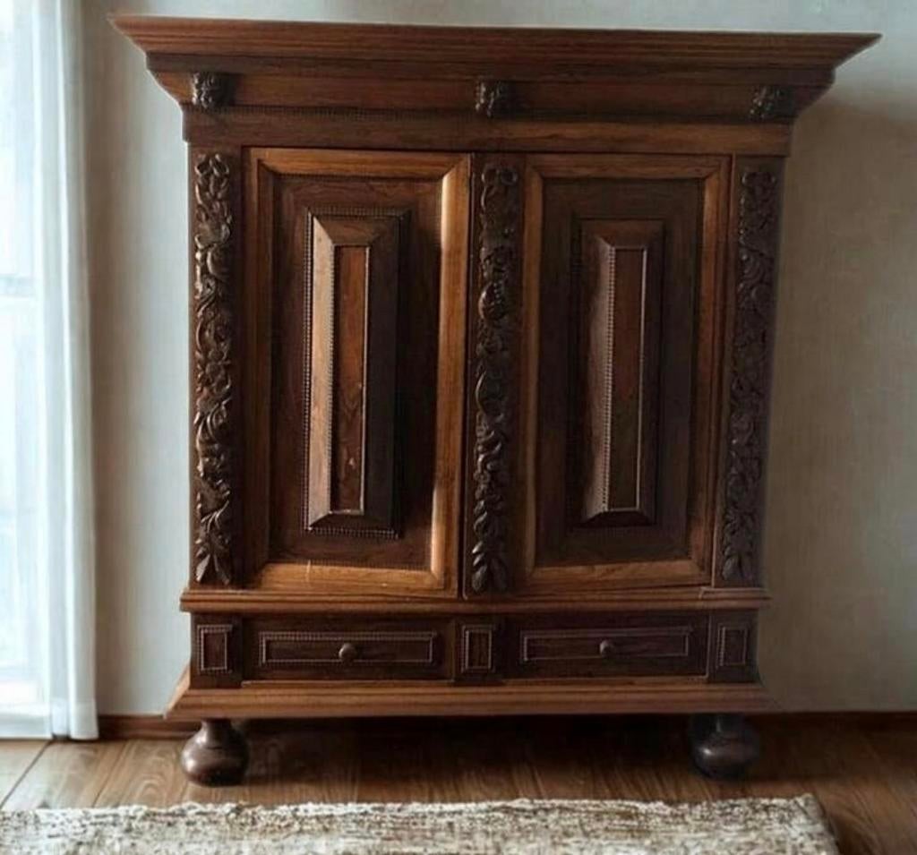Kast met houtsnijwerk, Huis en Inrichting, Kasten | Buffetkasten, Ophalen, Met deur(en), 100 tot 150 cm, 150 tot 200 cm