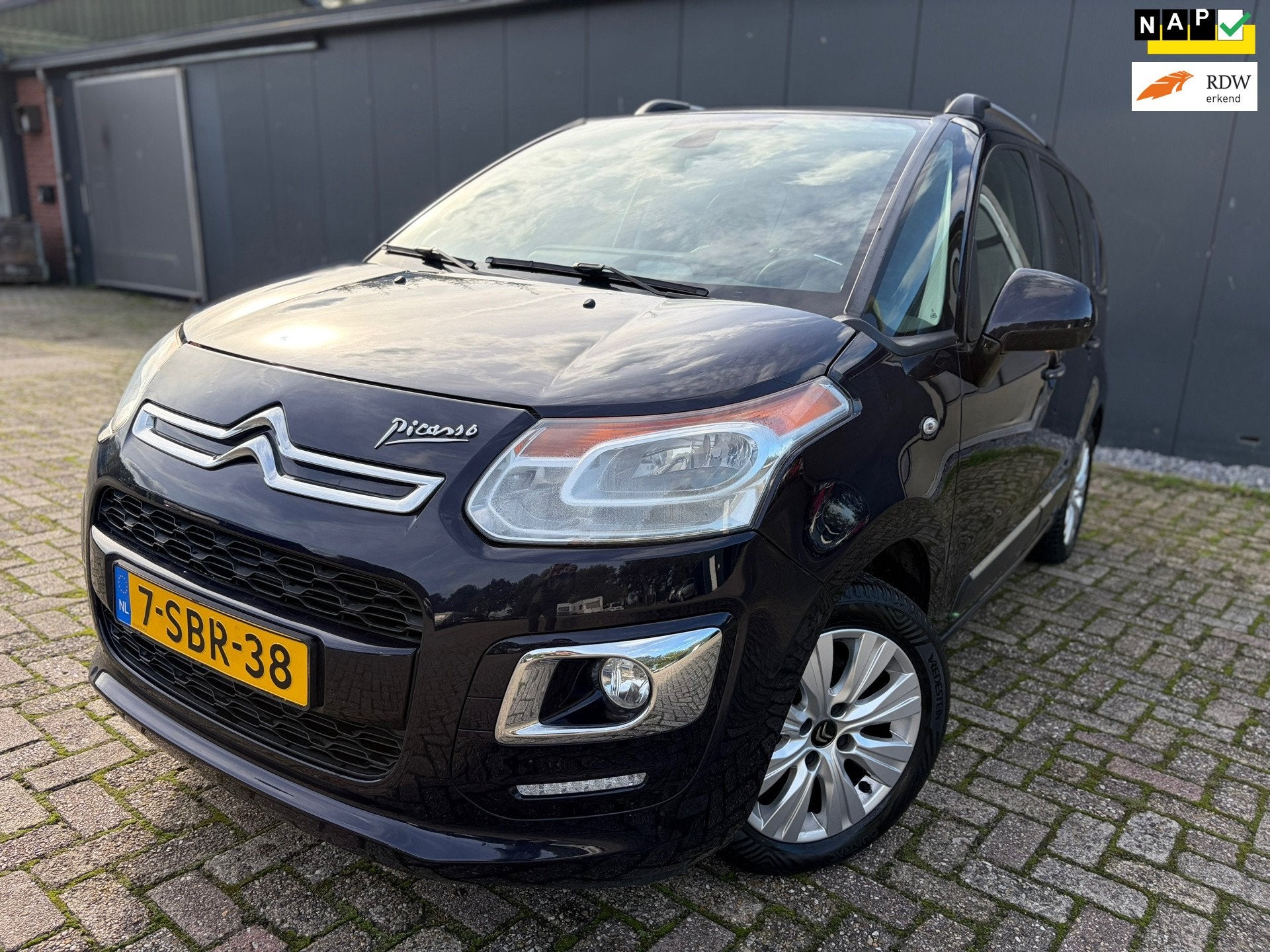 Citroen C3 Picasso 1.6 VTi Exclusive/Camera/Navi/Cruise/APK!, Auto's, Voorwielaandrijving, Euro 5, Gebruikt, Zwart