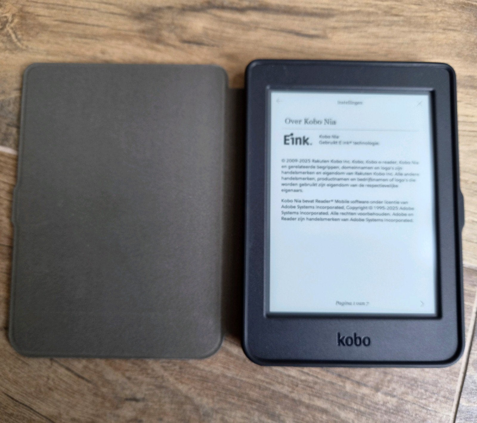 Zgan Kobo Nia ereader met sleepcover, Computers en Software, E-readers, Zo goed als nieuw, 6 inch of minder, 8 GB, Touchscreen
