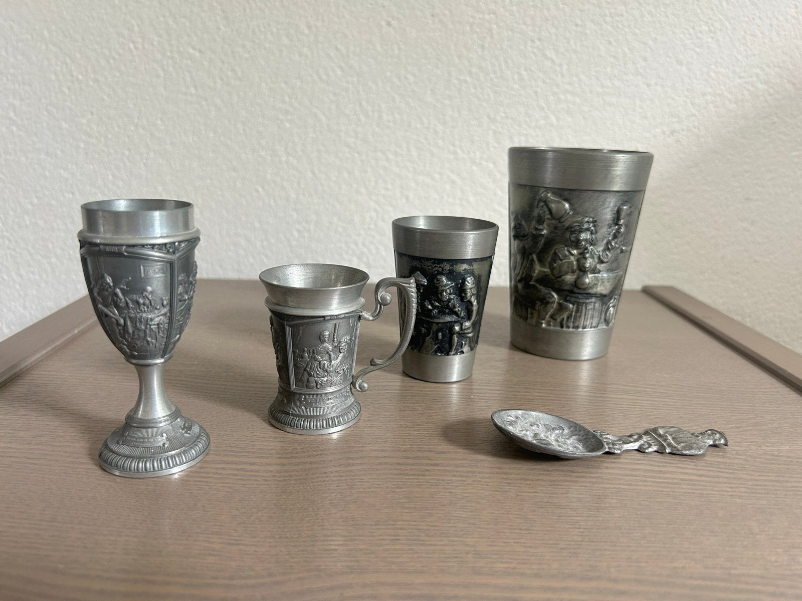 Set van antieke tinnen bekers en lepel, Ophalen of Verzenden