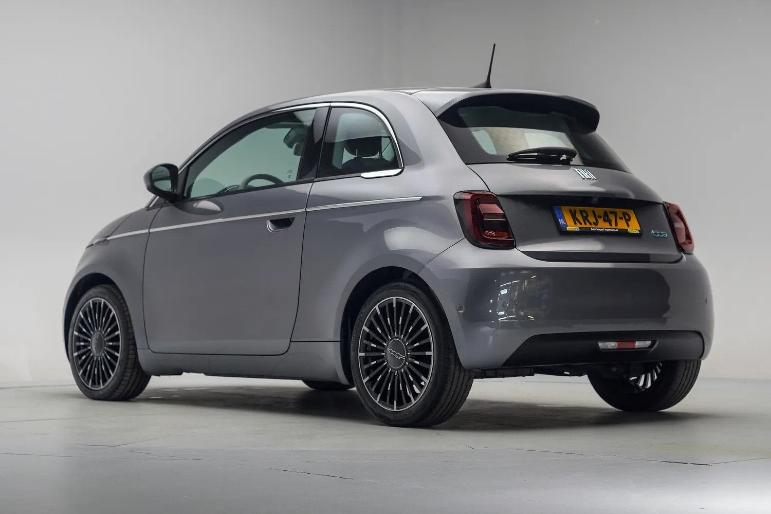Fiat 500E 42 kWh La Prima [ Panoramadak Adapt.cruise Leder ], Auto's, Fiat, Automaat, 0 cilinders, Gebruikt, 118 pk