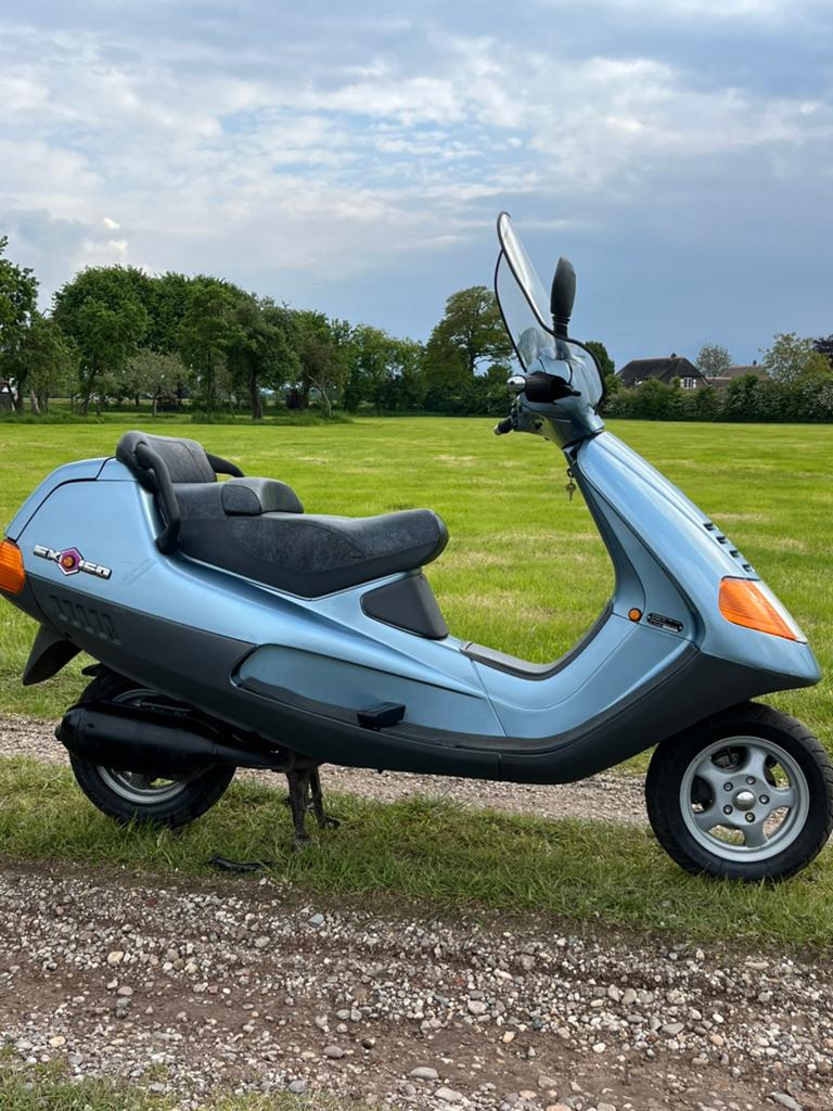 Piaggio hexagon 150cc WEINIG KM, Ophalen, Tweetakt, Overige modellen, Zo goed als nieuw