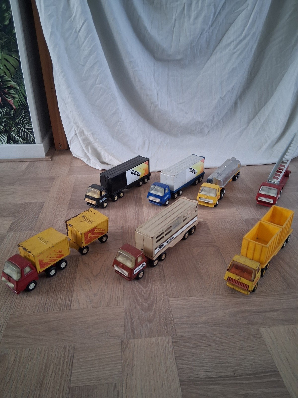 Tonka, Ophalen