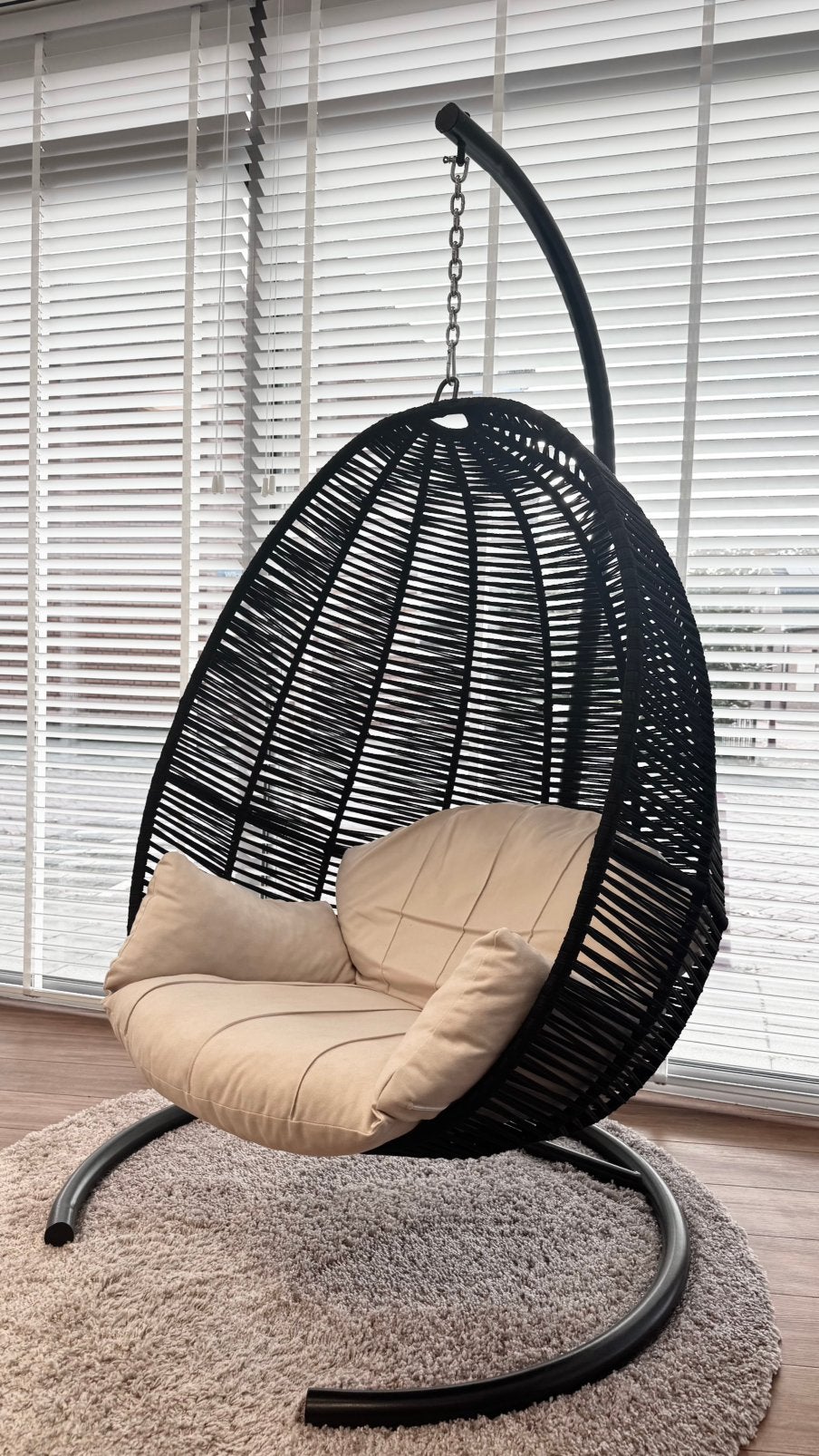 Hangstoel Egg Chair Florino - Zwart met beige kussen, Ophalen, Overige materialen, Zwart, Zo goed als nieuw