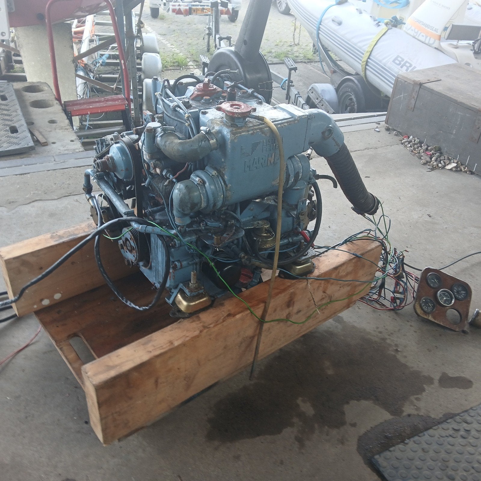 Lister 2 cilinder diesel 20 pk inboard, Ophalen, Dieselmotor