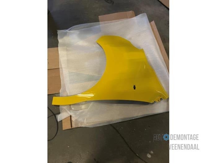 Scherm links-voor van een Opel Vivaro (RAL1032), -, -, Opel, Nieuw