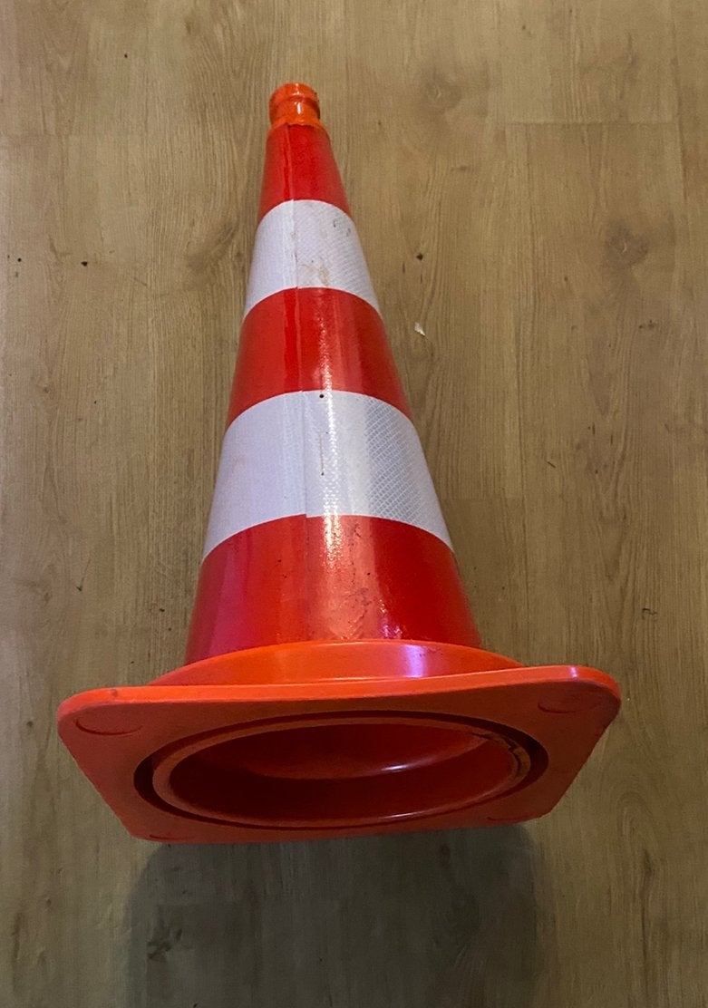 Set van 4 stevige verkeerskegels / pionnen (50 cm), Ophalen of Verzenden, Zo goed als nieuw