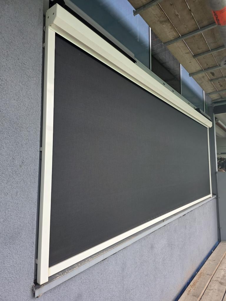 Electrische Ritsscreen zgan. (1 jr oud met garantie), Tuin en Terras, Zonneschermen, Ophalen of Verzenden, Zo goed als nieuw, Knikarmscherm