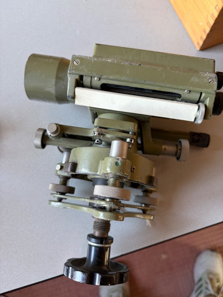 Landmeetkundig instrument, Ophalen