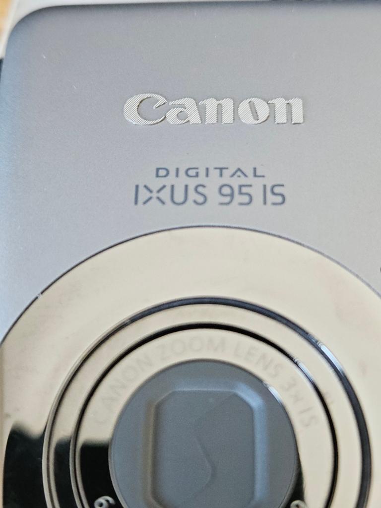 Canon Digital Ixus 95 IS vintage silver, Ophalen of Verzenden, Gebruikt, Canon, Minder dan 4 keer