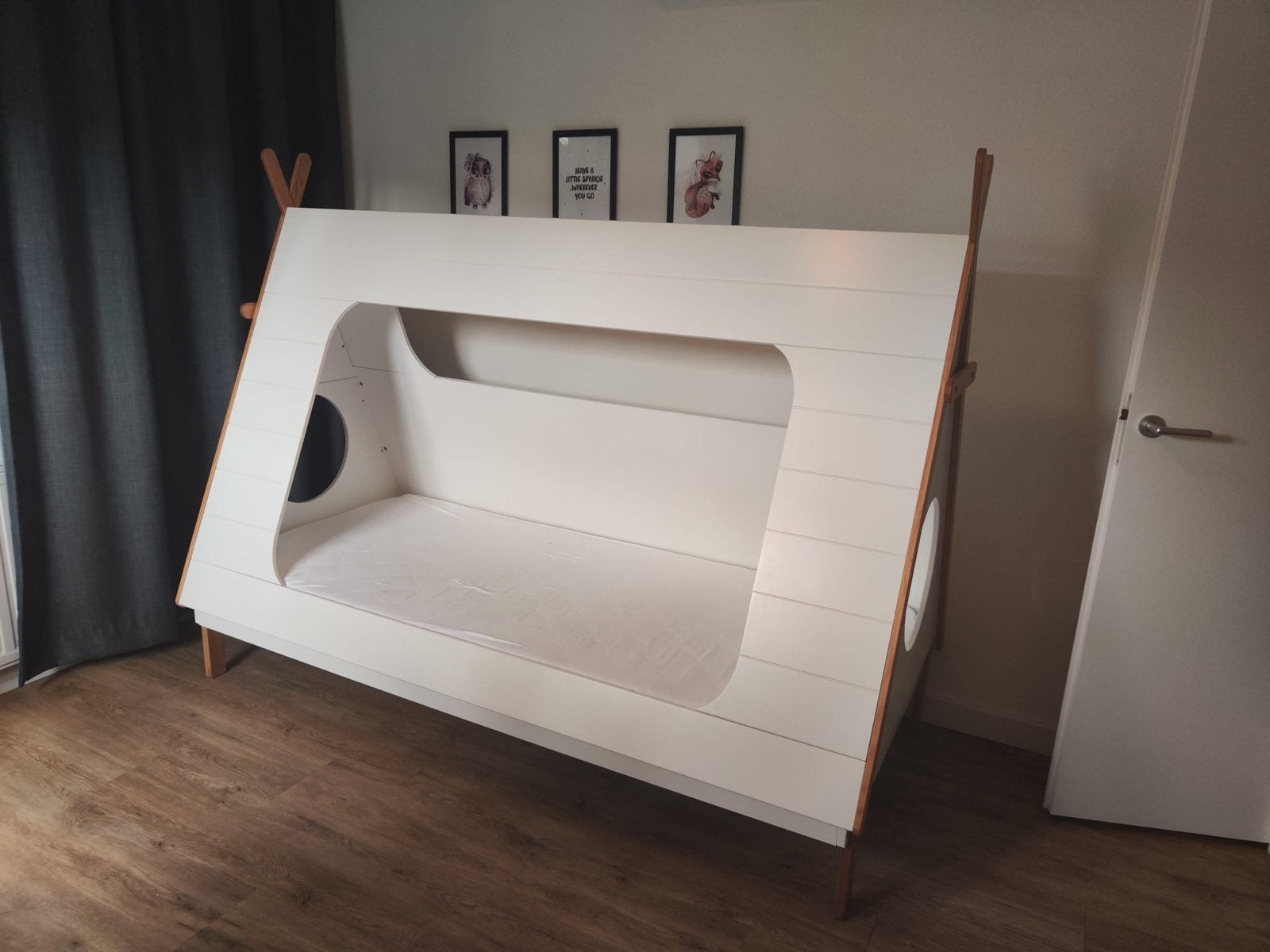 WOOOD Tipi Bed Wit - Eenpersoons Kinderbed, Ophalen, Lattenbodem, 180 cm of meer, 100 cm of meer