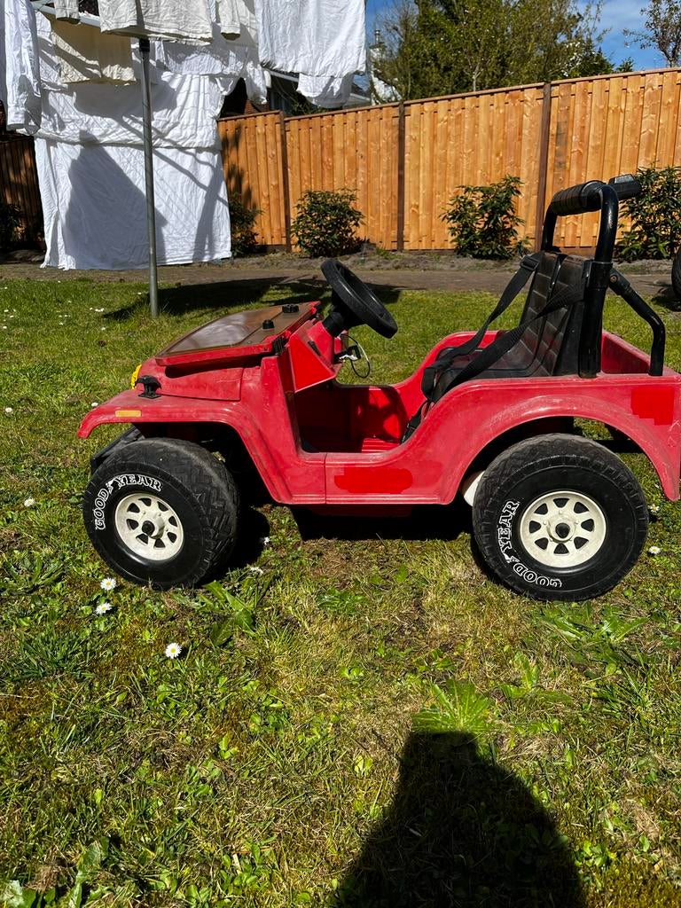 Elektrische kinderjeep met veiligheidsriemen, Ophalen of Verzenden, Gebruikt