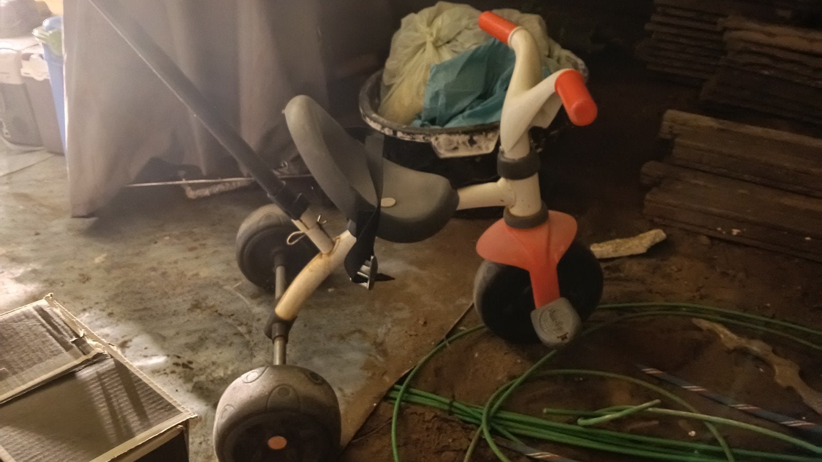 Gebruikte driewieler met duwstang, Ophalen, Gebruikt