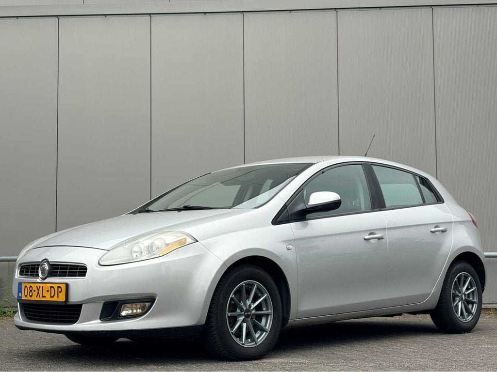 Fiat - 2007 - Bravo - 1.4 dynamic - Personenauto, Auto's, Fiat, Voorwielaandrijving, 15 km/l, Gebruikt, Origineel Nederlands