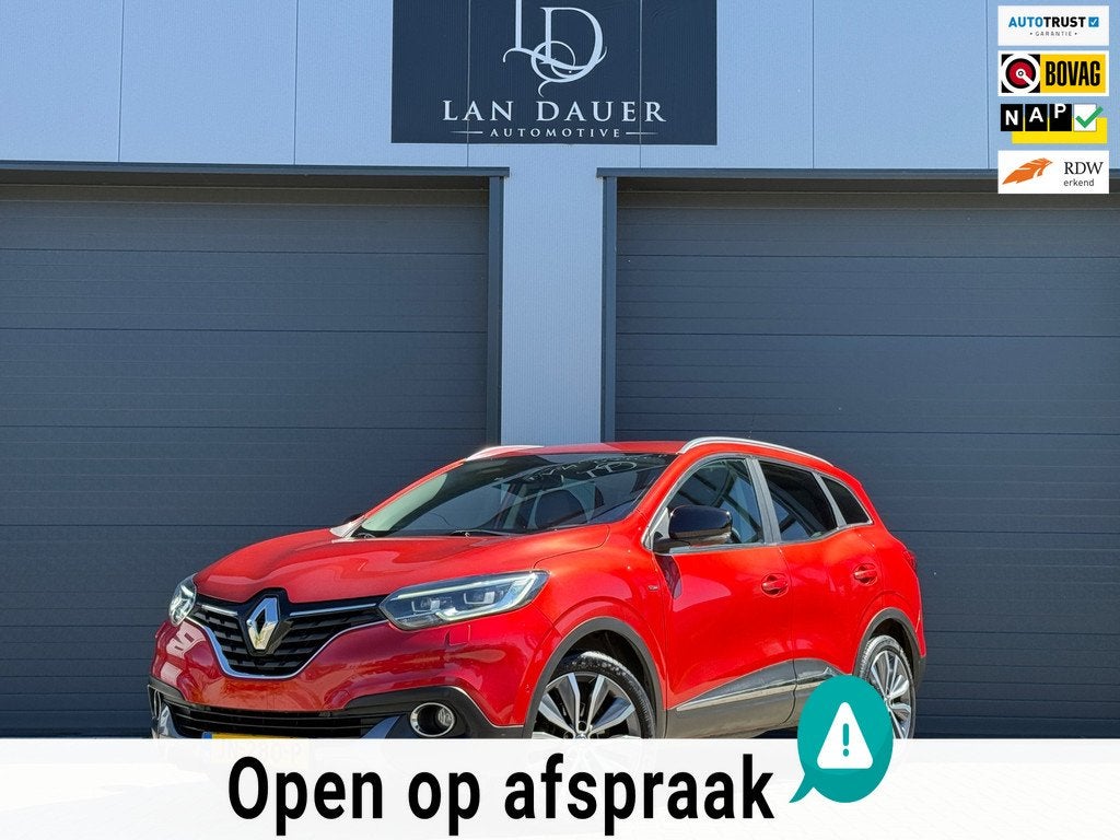 Renault Kadjar 1.2 TCe Bose / CAMERA / NAP / TREKHAAK / APK, Voorwielaandrijving, Kadjar, Gebruikt, 4 cilinders