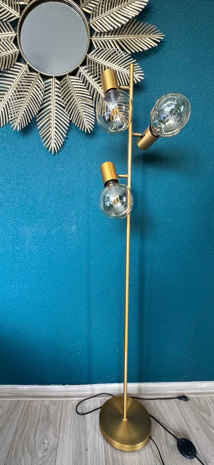 Mooie goudkleurige vloerlamp met 3 bollen zgan, Huis en Inrichting, Lampen | Vloerlampen, Ophalen, E27 (groot), Zo goed als nieuw