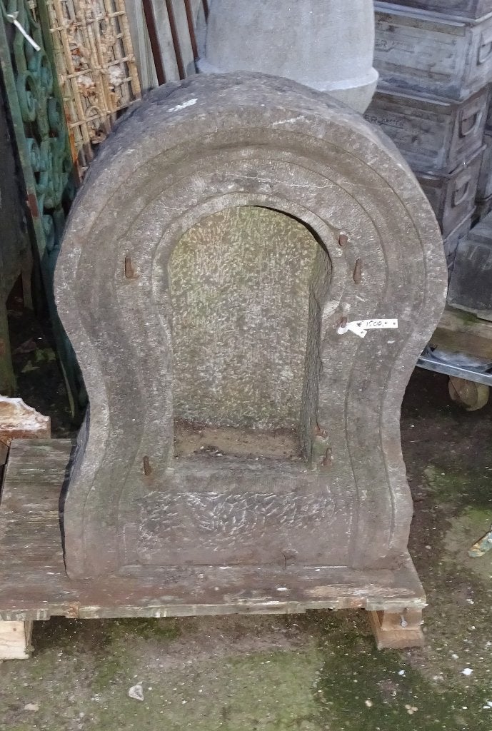 18 de eeuwse arduinen maria kapel, Ophalen