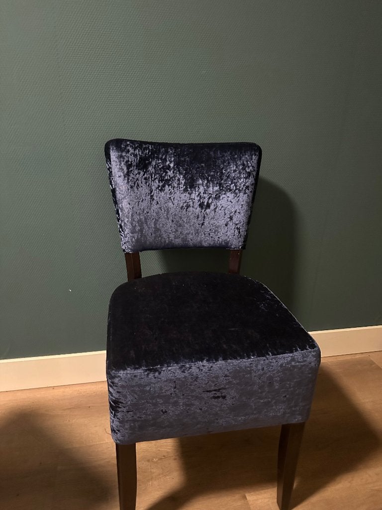 Blauwe stoelen met zwarte poten, Huis en Inrichting, Ophalen, Twee, Blauw, Zo goed als nieuw